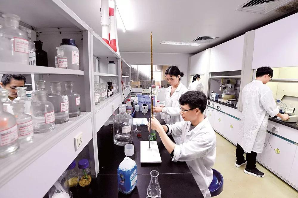 64歲仍堅(jiān)守一線(xiàn)，梧州這個(gè)為“產(chǎn)品質(zhì)量和榮譽(yù)而戰(zhàn)”的團(tuán)隊(duì)獲國(guó)家級(jí)榮譽(yù)