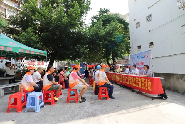 勞模工匠宣講活動走進(jìn)金葉社區(qū)