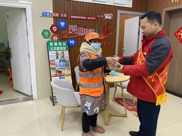 冬至團(tuán)圓日，工會(huì)服務(wù)暖心間