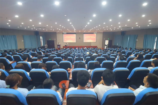 【勞模工匠進校園】弘揚勞模精神 點亮青春夢想