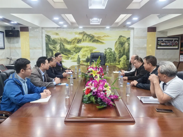 主動(dòng)靠前貼心服務(wù)丨市總工會(huì)領(lǐng)導(dǎo)到港務(wù)企業(yè)和商協(xié)會(huì)溝通交流工作