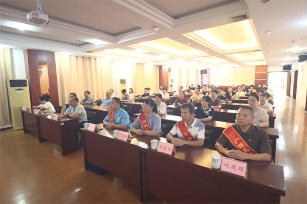 熱血沸騰！梧州市總工會組織集中收看紀念中國人民抗日戰(zhàn)爭暨世界反法西斯戰(zhàn)爭勝利80周年大會