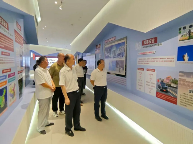 市總工會干部職工參觀梧州市總體國家安全觀教育展和紀念中國人民抗日戰(zhàn)爭暨世界反法西斯戰(zhàn)爭勝利80周年黨的隱蔽戰(zhàn)線主題展