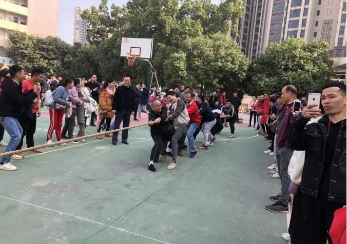 龍圩區(qū)總工會(huì)開展“慶元旦、迎春節(jié)”職工趣味體育活動(dòng)