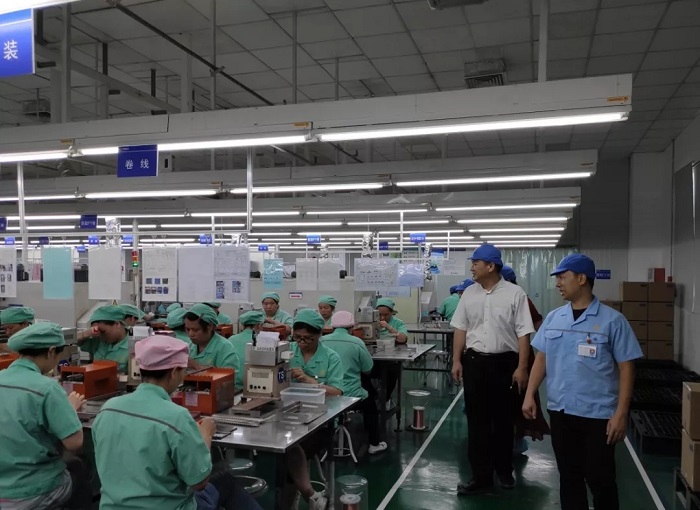 龍圩區(qū)總工會(huì)深入企業(yè)開(kāi)展走訪調(diào)研